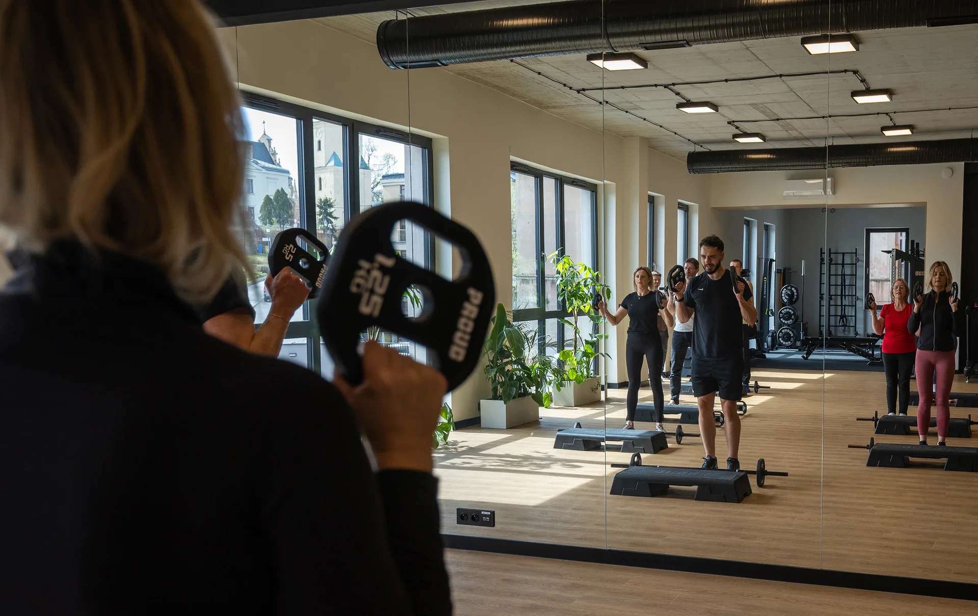 Ćwiczenia fitness w strefie relaksu S25
